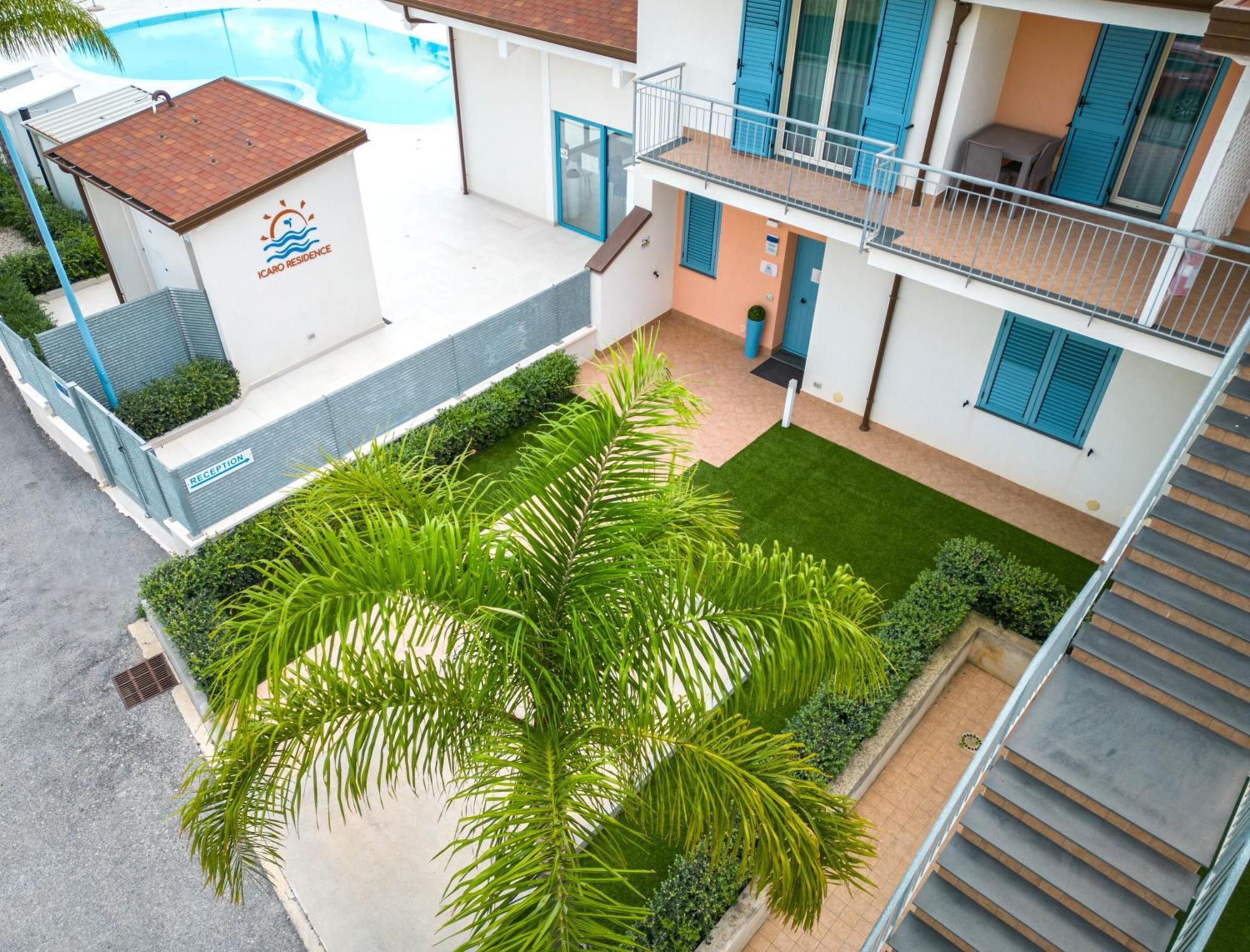 Icaro Residence Apartments With A Beautiful Pool Сант'Агата-ди-Милите Экстерьер фото