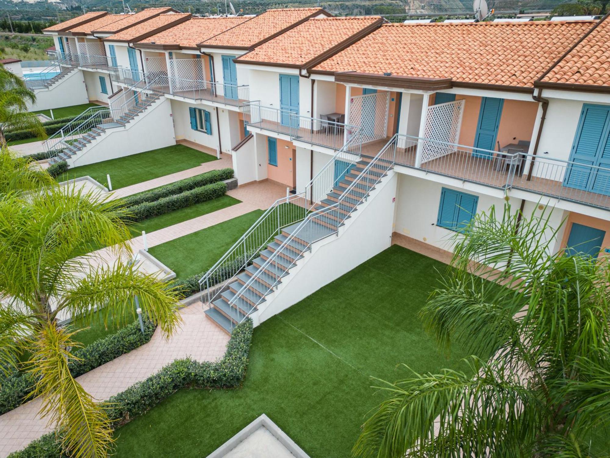 Icaro Residence Apartments With A Beautiful Pool Сант'Агата-ди-Милите Экстерьер фото