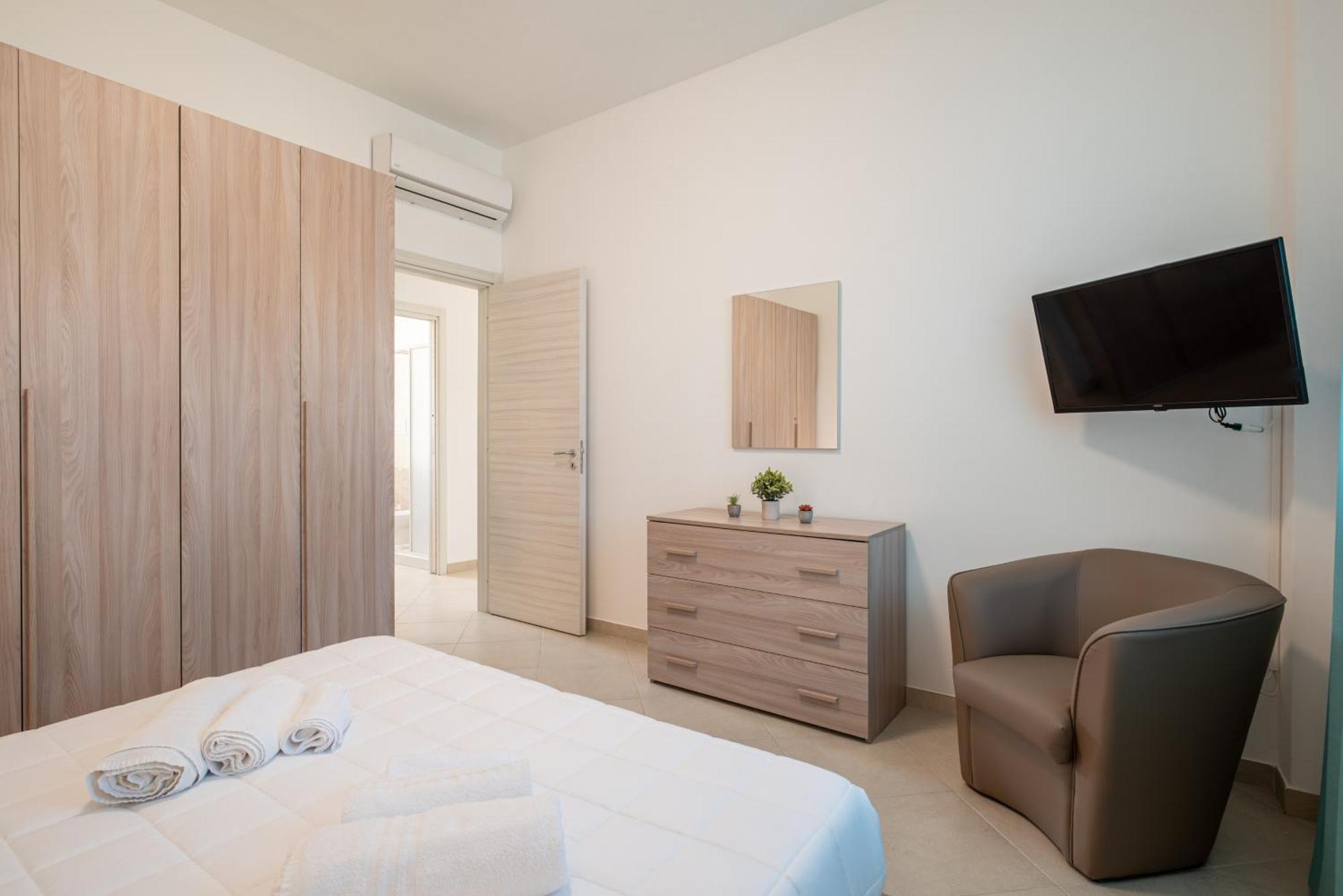 Icaro Residence Apartments With A Beautiful Pool Сант'Агата-ди-Милите Экстерьер фото