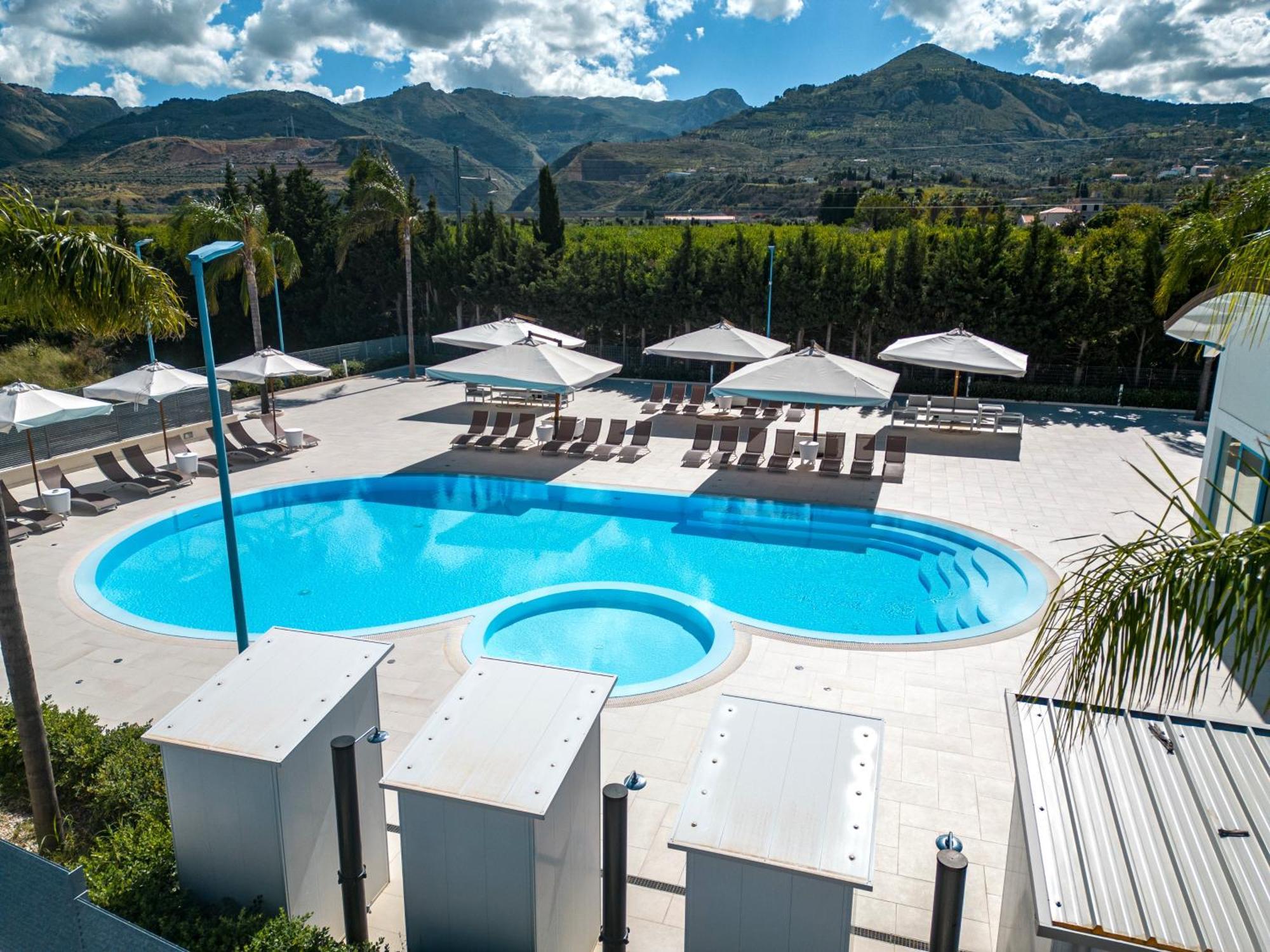 Icaro Residence Apartments With A Beautiful Pool Сант'Агата-ди-Милите Экстерьер фото