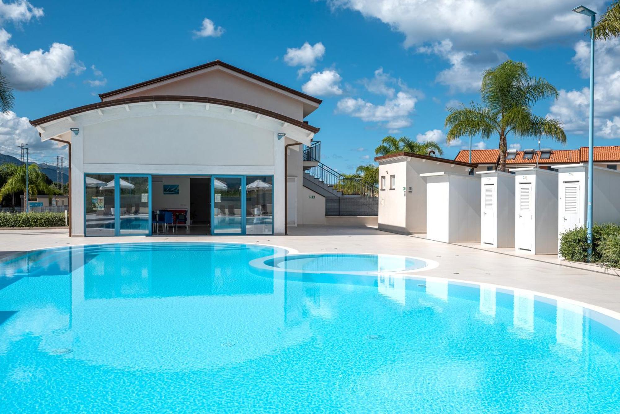 Icaro Residence Apartments With A Beautiful Pool Сант'Агата-ди-Милите Экстерьер фото