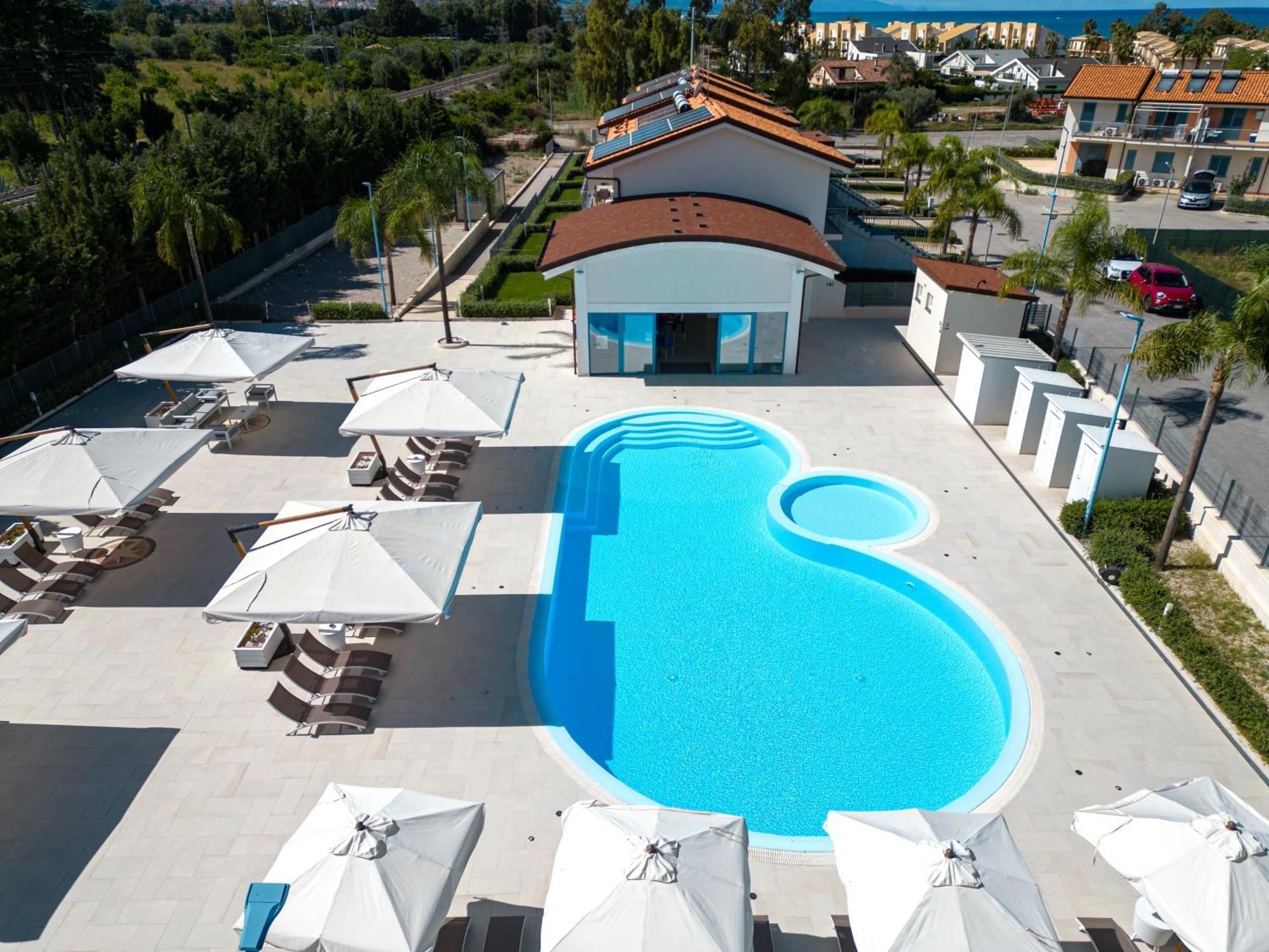 Icaro Residence Apartments With A Beautiful Pool Сант'Агата-ди-Милите Экстерьер фото