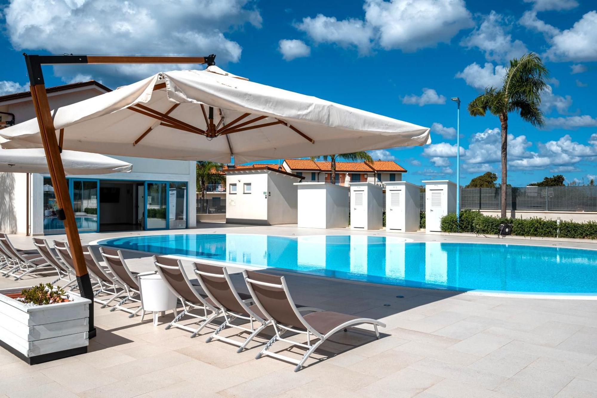Icaro Residence Apartments With A Beautiful Pool Сант'Агата-ди-Милите Экстерьер фото