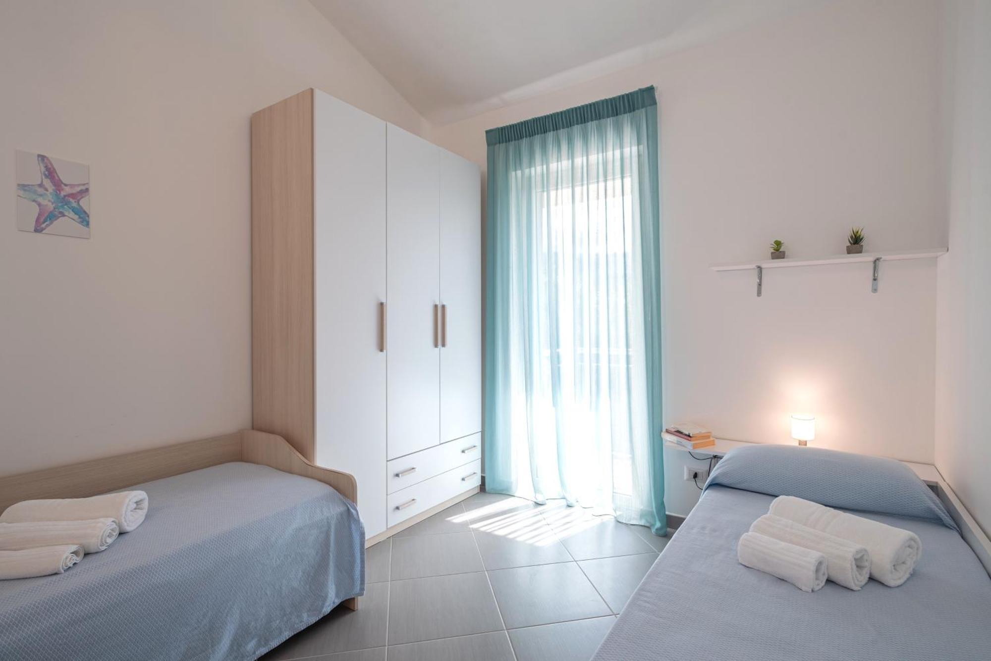 Icaro Residence Apartments With A Beautiful Pool Сант'Агата-ди-Милите Экстерьер фото