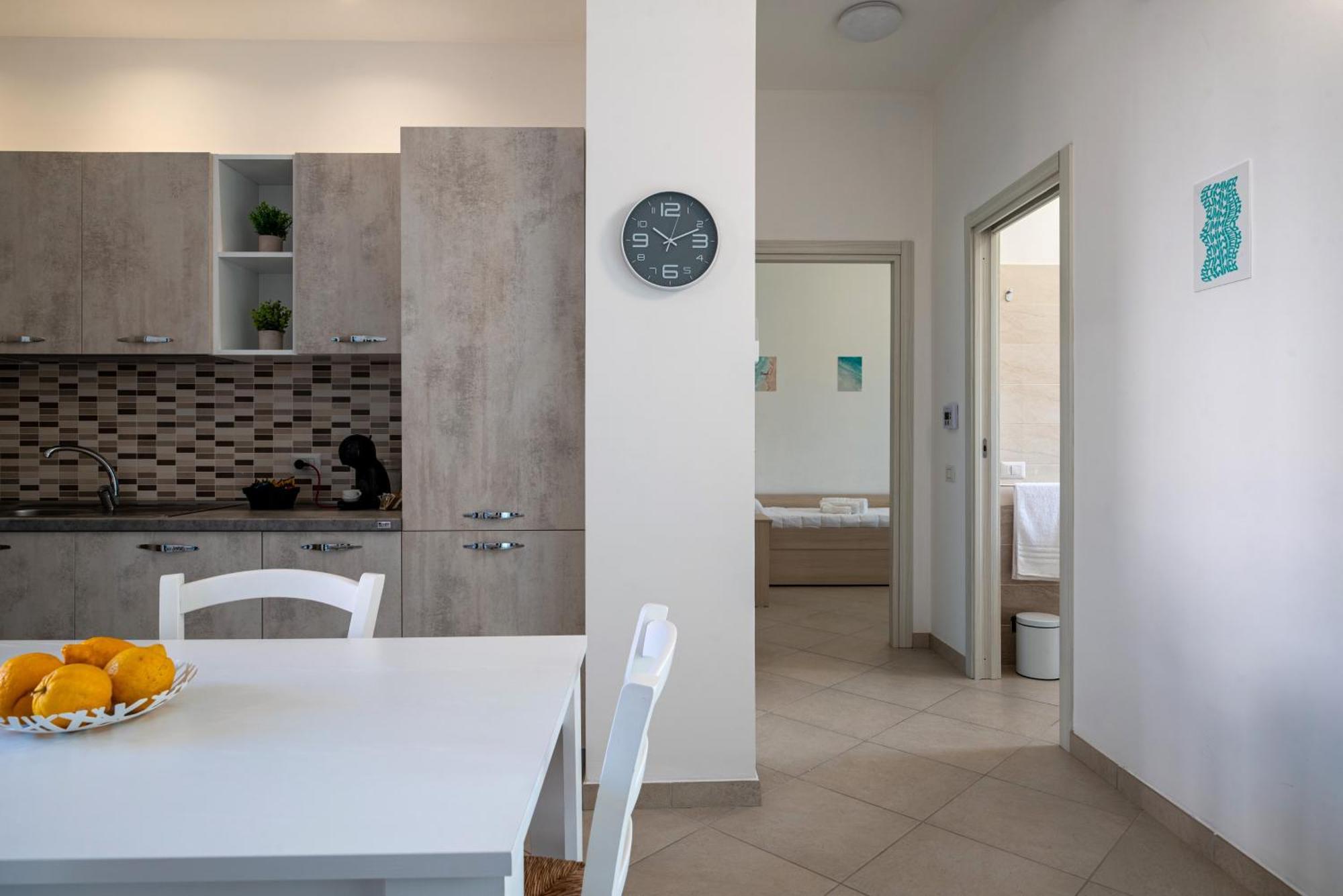 Icaro Residence Apartments With A Beautiful Pool Сант'Агата-ди-Милите Экстерьер фото