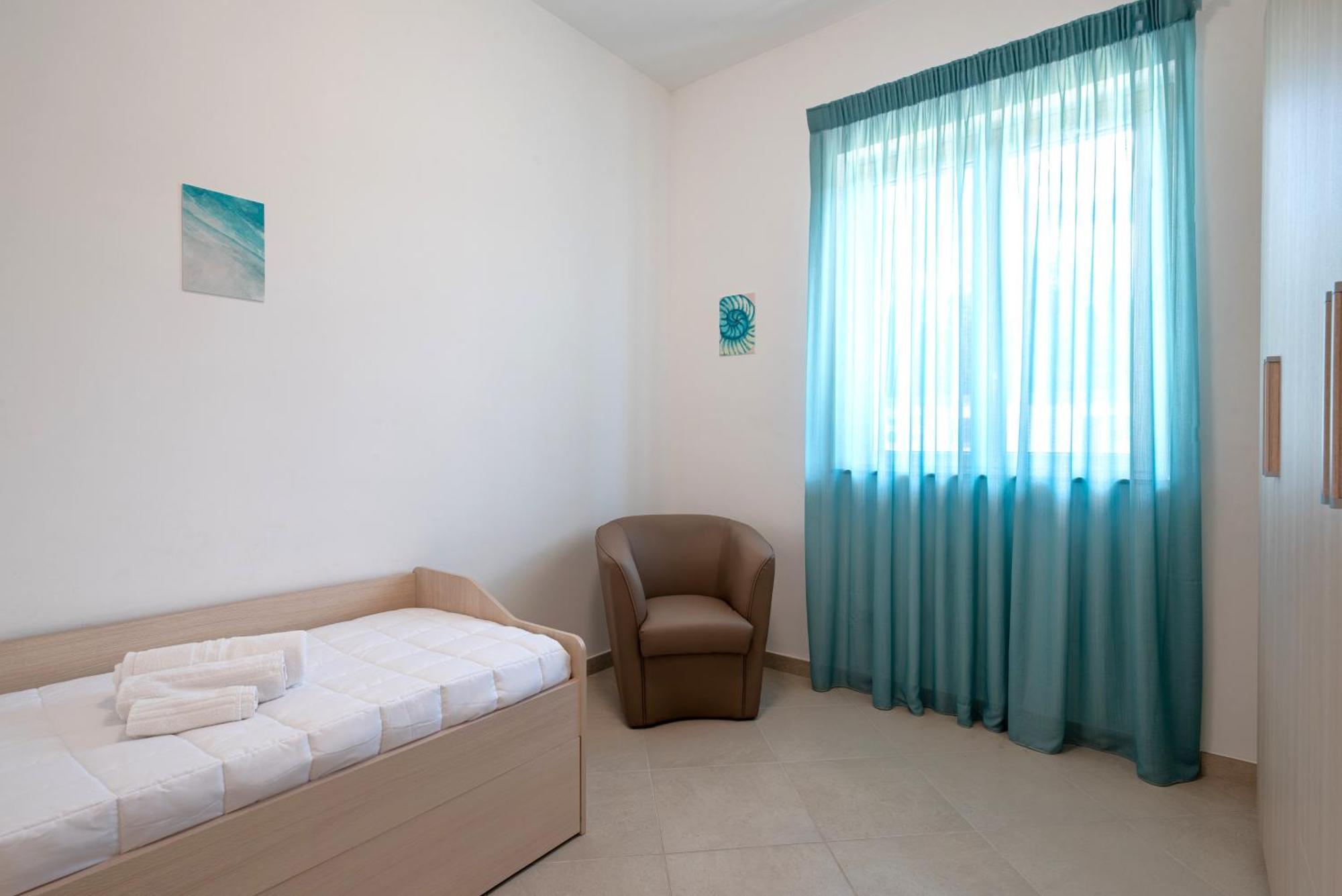 Icaro Residence Apartments With A Beautiful Pool Сант'Агата-ди-Милите Экстерьер фото