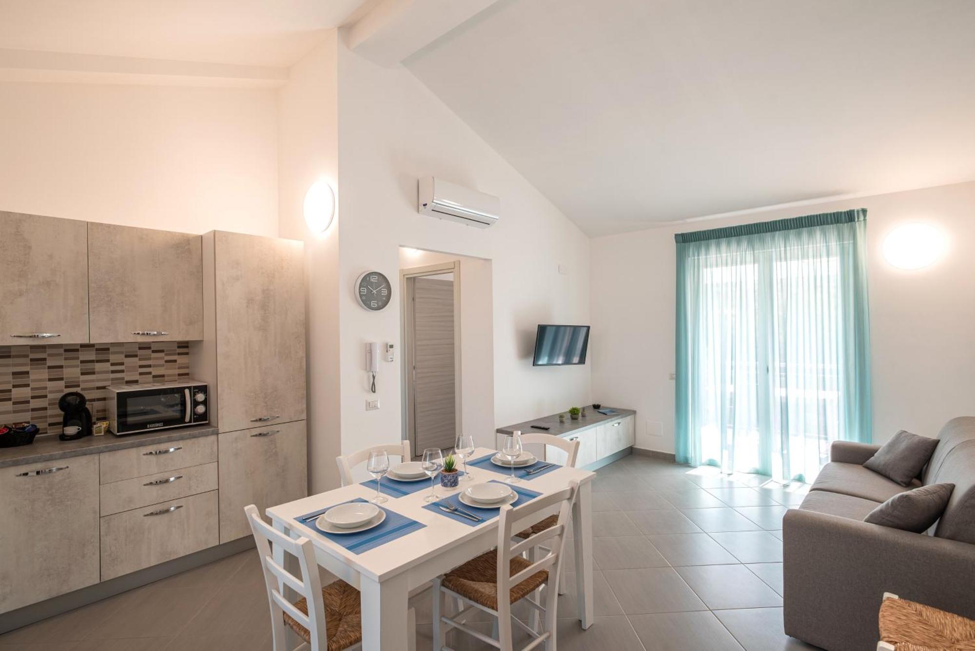 Icaro Residence Apartments With A Beautiful Pool Сант'Агата-ди-Милите Экстерьер фото