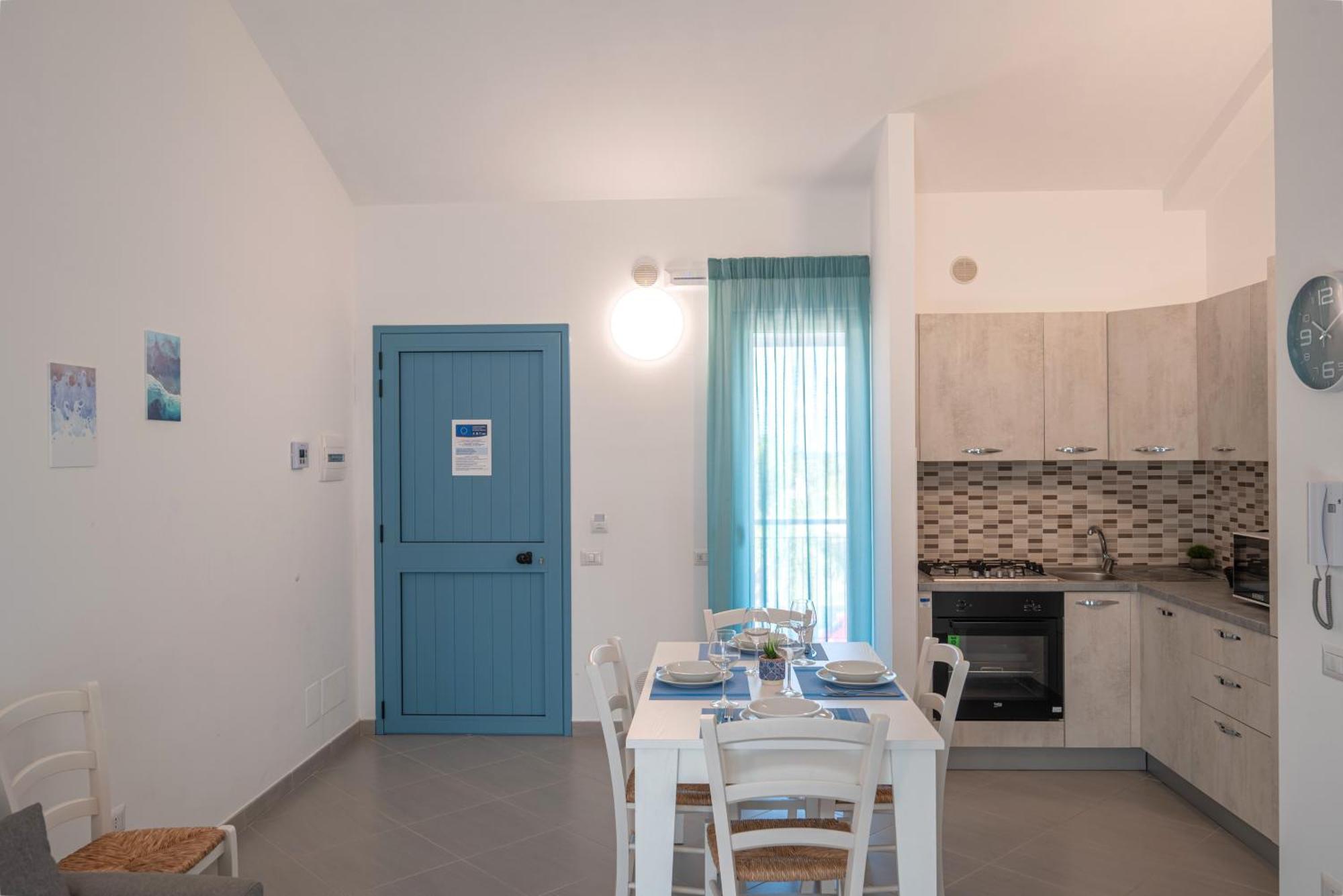 Icaro Residence Apartments With A Beautiful Pool Сант'Агата-ди-Милите Экстерьер фото