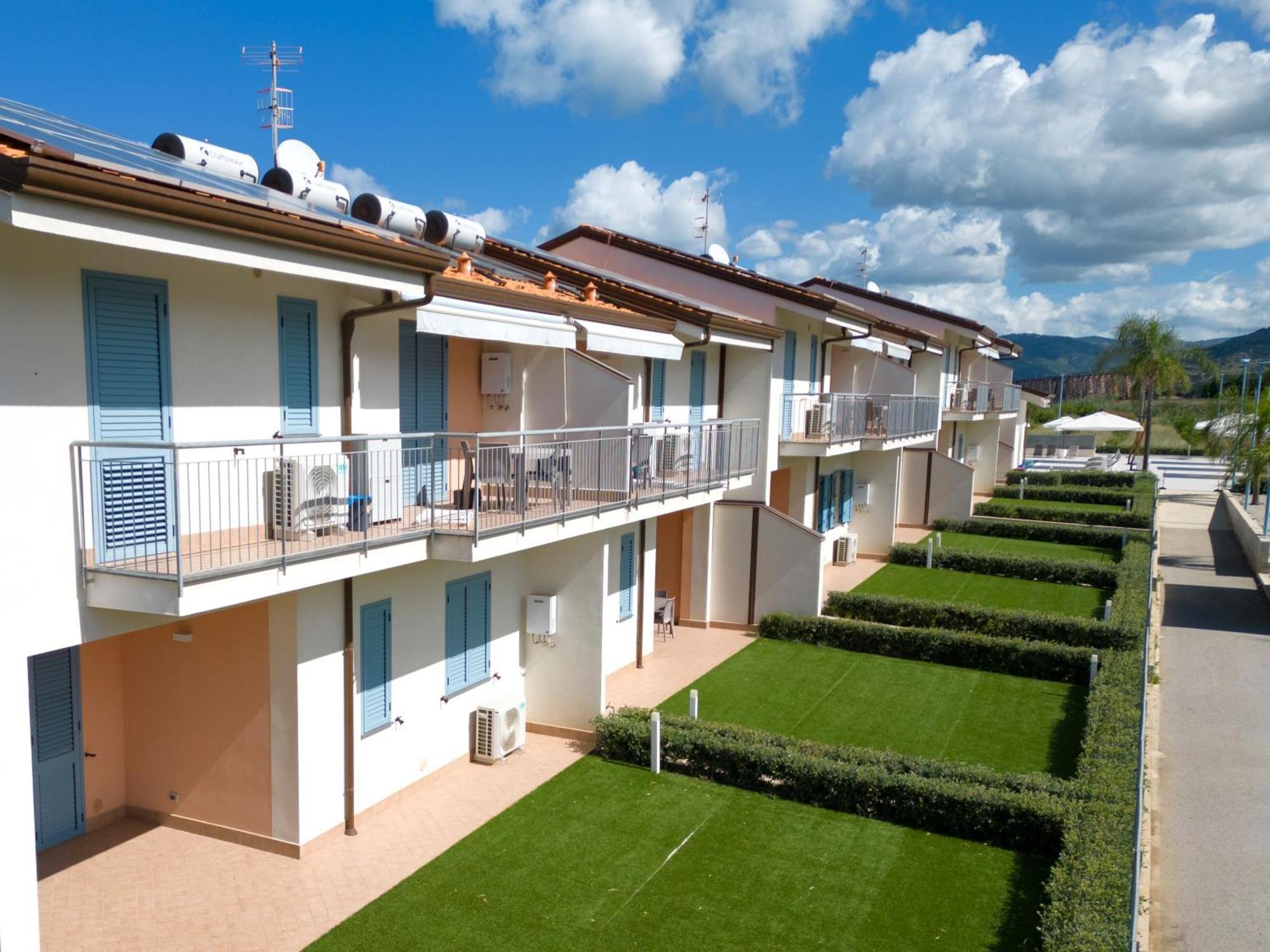 Icaro Residence Apartments With A Beautiful Pool Сант'Агата-ди-Милите Экстерьер фото
