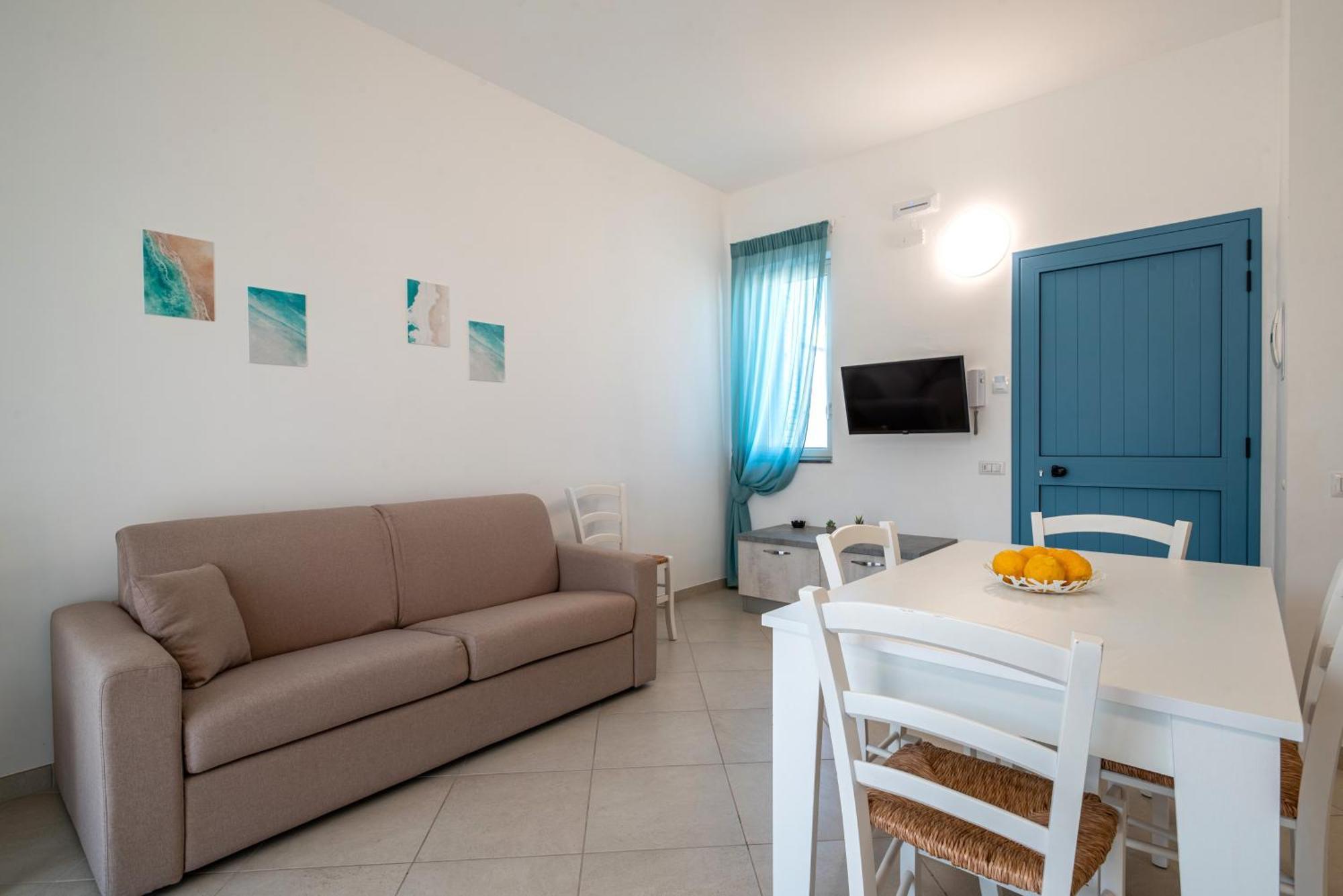 Icaro Residence Apartments With A Beautiful Pool Сант'Агата-ди-Милите Экстерьер фото