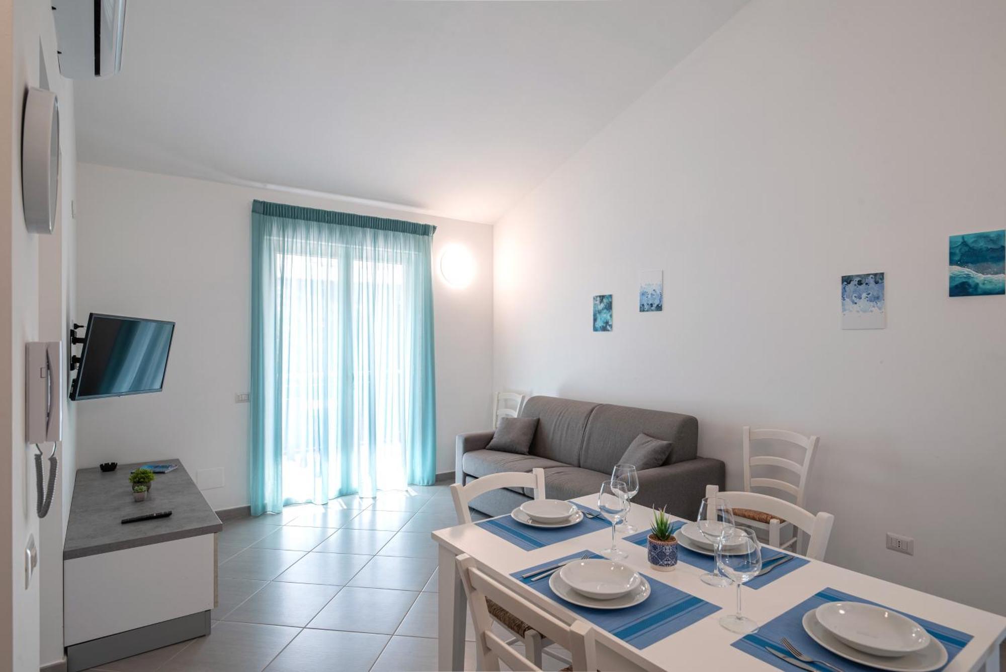Icaro Residence Apartments With A Beautiful Pool Сант'Агата-ди-Милите Экстерьер фото